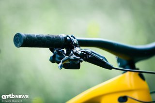 SRAM Code RSC-Bremsen und die griffigen Bontrager XR Trail Elite-Griffe