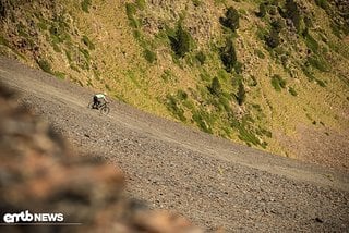 Der Abhang war in echt noch steiler. Das ist Freeride und es hat irre Spaß gemacht. Kein Problem mit dem Meta Power!