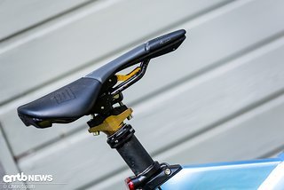 Der Hebel ist zwischen den Sattelrails immer gut ertastbar. Der Hebel ist zwischen den Sattelrails immer gut ertastbar.