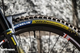 Bis die Radial-Reifen von Schwalbe kamen, waren die Michelin Wild Enduro der absolute Geheimtipp im Enduro. Bis die Radial-Reifen von Schwalbe kamen, waren die Michelin Wild Enduro der absolute Geheimtipp im Enduro.