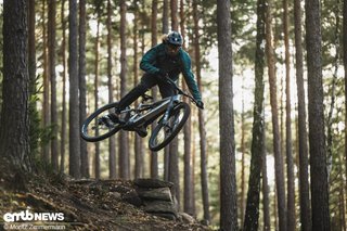 Kompakt, agil, gutmütig und spaßig zu fahren – das Amflow PL Carbon ist als vergleichsweise leichtes E-Bike ein spaßiger Trailfeger.