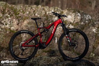 Das Konzept des BH Bikes iLynx+ Enduro 9.8, ein leichtgewichtiges E-Enduro mit voller Motorpower zu kombinieren, geht voll auf.