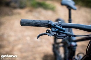 Bei den Bremsen verbaut Merida am eONE-Sixty 8000 Stopper aus der Shimano-SLX-Serie.