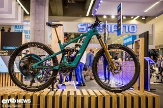 Yeti stellte das Racebike von Ryan Gilchrist aus, der die aktuelle Gesamtwertung des UCI E-Enduro World Cup anführt.