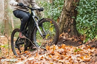 Gehirn vs. Realität – trotz gleicher Kurbelarmlänge fühlt sich die kurze Kurbel am E-MTB ganz anders an, als an meinem 70er-Jahre-Klapprad.