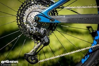 Die 12 Gänge werden von einem Shimano XTR-Schaltwerk gewechselt