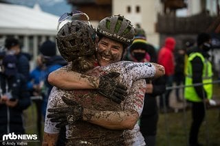 Nathalie Schneitter und Kathrin Stirnemann freuen sich über Plätze 2 und 3!