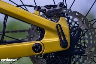 Für Verzögerung zeichnet sich die Shimano XTR-Bremsanlage verantwortlich.