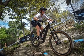 Sofia Wiedenroth gewann auf Specialized das Rennen am Samstag und Sonntag und führt die Gesamtwertung der Damen