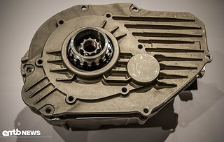 Dies ist der, normalerweise im Rahmen integrierte, Bosch CX Motor