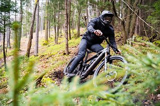 Mit 170 mm Federweg vorne und hinten ist das Santa Cruz Bullit das E-MTB mit dem meisten Federweg im Portfolio.