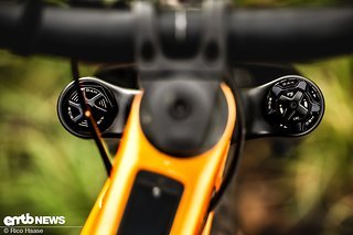 Optisch machen die beiden Fork Caps schon einiges her.