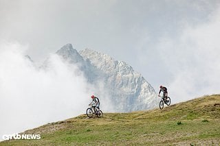 Auch vor schönem Alpenpanorama bietet der Maxxis Minion DHR II viel Grip und ist dabei stets gut berechenbar