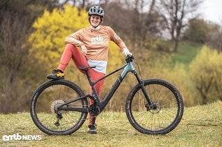 Das Scott Contessa Lumen ist nicht frauenspezifisch, aber ein wirklich gelungener Allrounder, der mit TQ HPR50-Motor dazu animiert, auch noch selbst etwas zu leisten