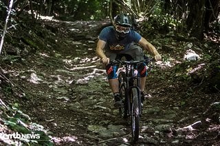 Auf steinigen Trails konnte uns das schluckfreudige Fahrwerk überzeugen.