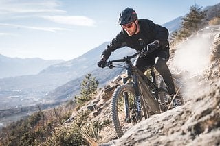 Mit dem Rotwild R.E735 Core stellt der Premium-Hersteller aus Deutschland ein neues E-Enduro mit Shimano EP801 Motorsystem und reichlich Federweg vor.