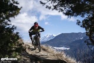 Bergab gerne flott über den Trail.