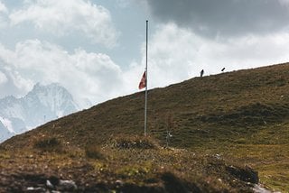 Unsere Kräfte stehen auf Halbmast