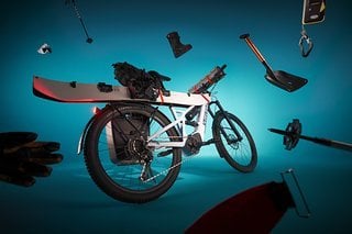 Das Specialized Turbo Tero X – ein Full Suspension E-MTB mit StVZO-Zulassung und Gepäckträger.