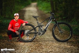 Stolz präsentiert uns Johannes Fischbach aka Fischi sein Gasgas ECC Racebike, mit dem er schon einige internationale Rennen bestritten hat.