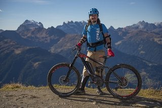 Bike-Guide und Abenteuer-Liebhaber Alexander Sonderegger hat das E-Bike tief ins Herz geschlossen