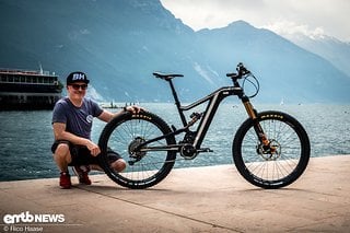 Stolz präsentiert uns Steffen sein getuntes BH Atom-X