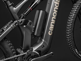 Das Cannondale Moterra kann auch in der Aluminium-Ausführung einen RangeExtender nutzen. Das Cannondale Moterra kann auch in der Aluminium-Ausführung einen RangeExtender nutzen.
