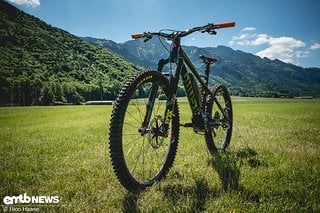 Die Fox 36 passt ausgezeichnet zu diesem eMTB