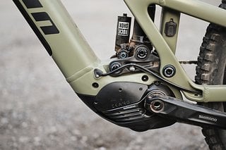 RockShox Ultimate-Fahrwerk, bestehend aus Zeb und Super Deluxe Air.