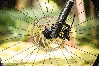 Gebremst wird an diesem Modell mit Stoppern von Shimano.