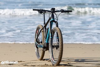 Mondraker e-Prime am Strand