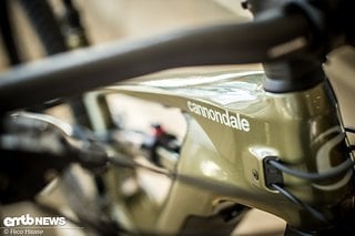 Die Formensprache des brandneuen Carbon-Rahmens verleihen dem Cannondale Habit NEO eine moderne Optik