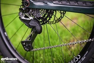 Endlich können die Features eShift und RollShift auch bei Shimano XTR Di2 und XT Di2 genutzt werden.