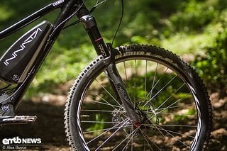 Vorne verrichtet eine RockShox Yari-Federgabel mit 150 mm Federweg ihre Dienste.