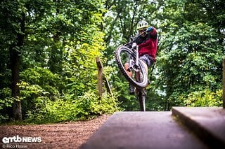 Stefan Schlie spielt gern mit seinem E-MTB