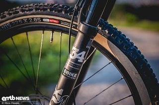 Die Fox 34 in der E-Bike-Optimized Variante steht hoch im Federweg und arbeitet sehr feinfühlig