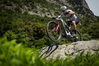 Die E-MTB-Weltmeisterschaft unterliegt strengen Regeln, um einen möglichst fairen Wettkampf zu ermöglichen.