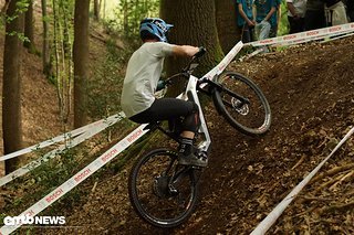 Technisch, eng und hängend – 1 mit Stern für diese Powerstage! Technisch, eng und hängend – 1 mit Stern für diese Powerstage!