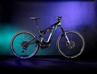 Das E-Vertic FX Pro will lieber zur Eisdiele als in den Bikepark. Im Bild das Topmodell GX AXS