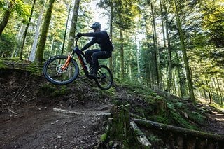 Die Moustache Game-Plattform bietet entweder Trail-Bike-Feeling oder Gravity-Vollgas-Modus