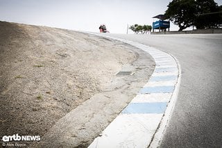 Wir lieben diese Kurve, die “Corkscrew”, sie ist unglaublich spaßig zu fahren, was wir einige Male getan haben