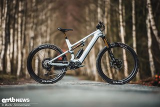 Canyon Spectral:ON CF 9.0 von 2020 – vollintegrierter Akku und neu konzipierter Carbon-Rahmen sorgen für ein sexy Design