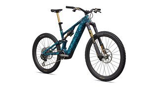 Mit der Podium gibts nicht nur neuste Upside-Down-Fahrwerkstechnik an die Front, mit 2.400 € gehört sie auch nicht unbedingt ins Ramschregal. Mit der Podium gibts nicht nur neuste Upside-Down-Fahrwerkstechnik an die Front, mit 2.400 € gehört sie auch nicht unbedingt ins Ramschregal.