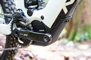 Ein Shimano Steps E8000 Motor sorgt für Vortrieb