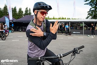 Zwischen den Rides übte Jasper für seine Karriere als Model