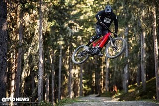 Das Canyon ist gemacht für die Abfahrt und will schnelle und harte Strecken hämmern