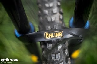 Die Öhlins RXF-Federgabel verfügt über 38er Standrohre.