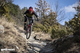 Die RockShox Lyrik ist für die ganz groben Dinger geschnitzt. Egal welche Brocken sich auf dem Trail in den Weg stellen, die Lyrik meistert die Situation mit Bravour.