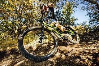 Gerade am E-Mountainbike soll der neue Michelin E-Wild mit ordentlich Traktion und Grip punkten