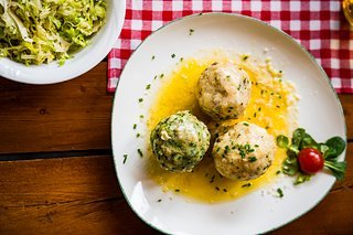 Das Knödel-Tris - Nach den Trails für uns die zweitwichtigtigste Südtiroler Spezialität Das Knödel-Tris - Nach den Trails für uns die zweitwichtigtigste Südtiroler Spezialität